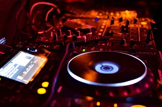 Turntable in der Disco